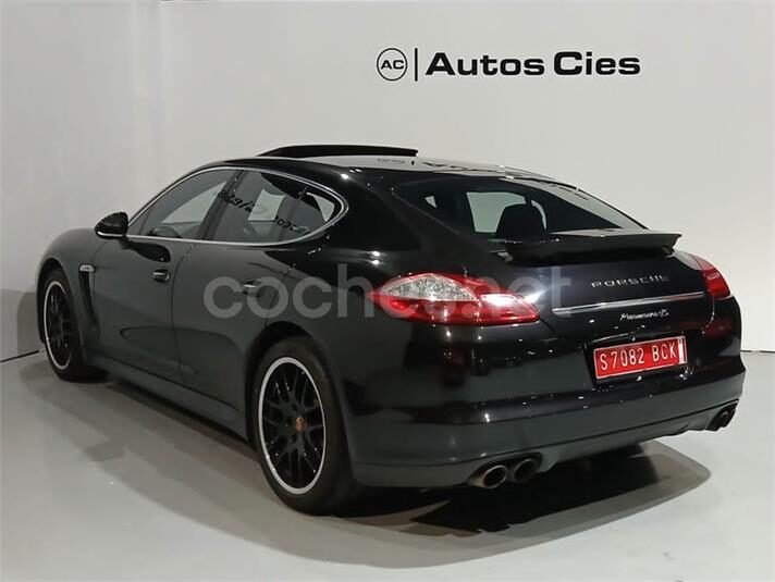 PORSCHE Panamera 4S