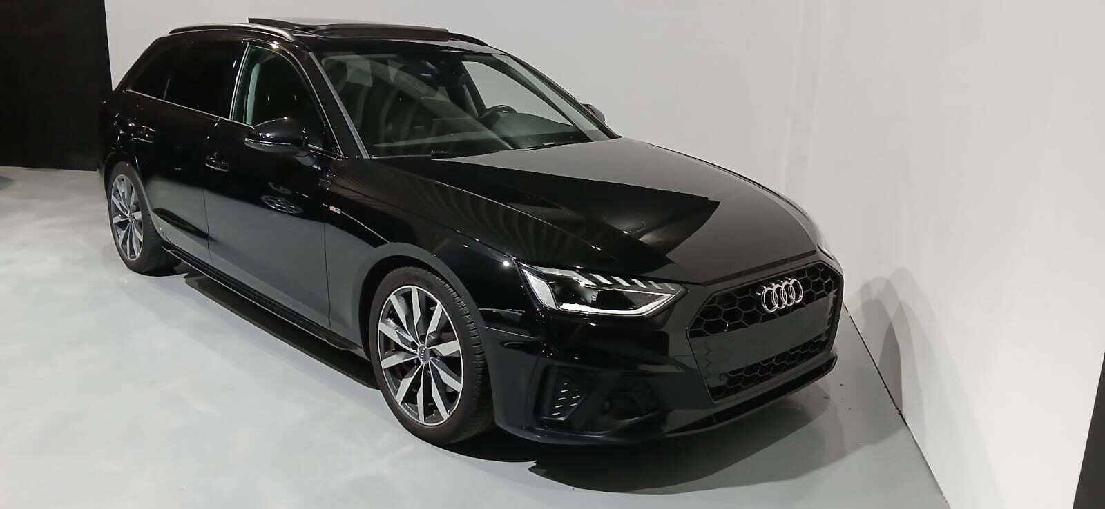 AUDI A4 30 TDI