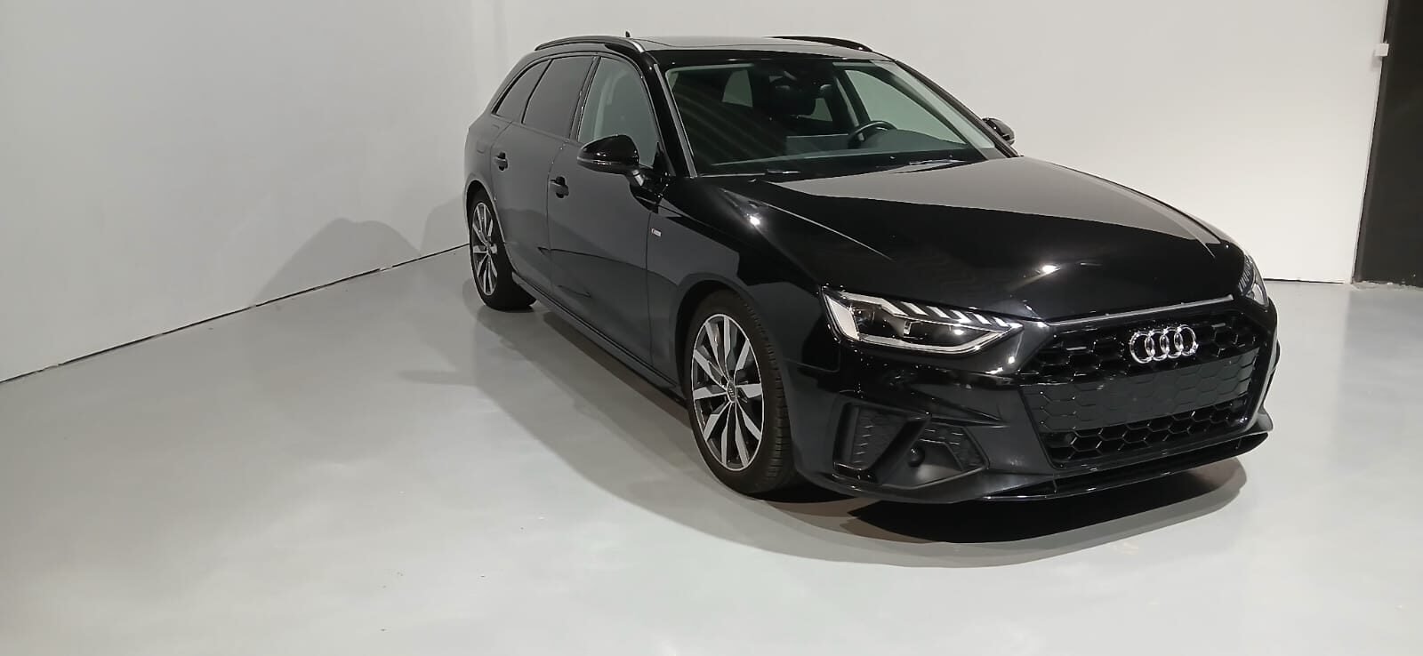 AUDI A4 30 TDI