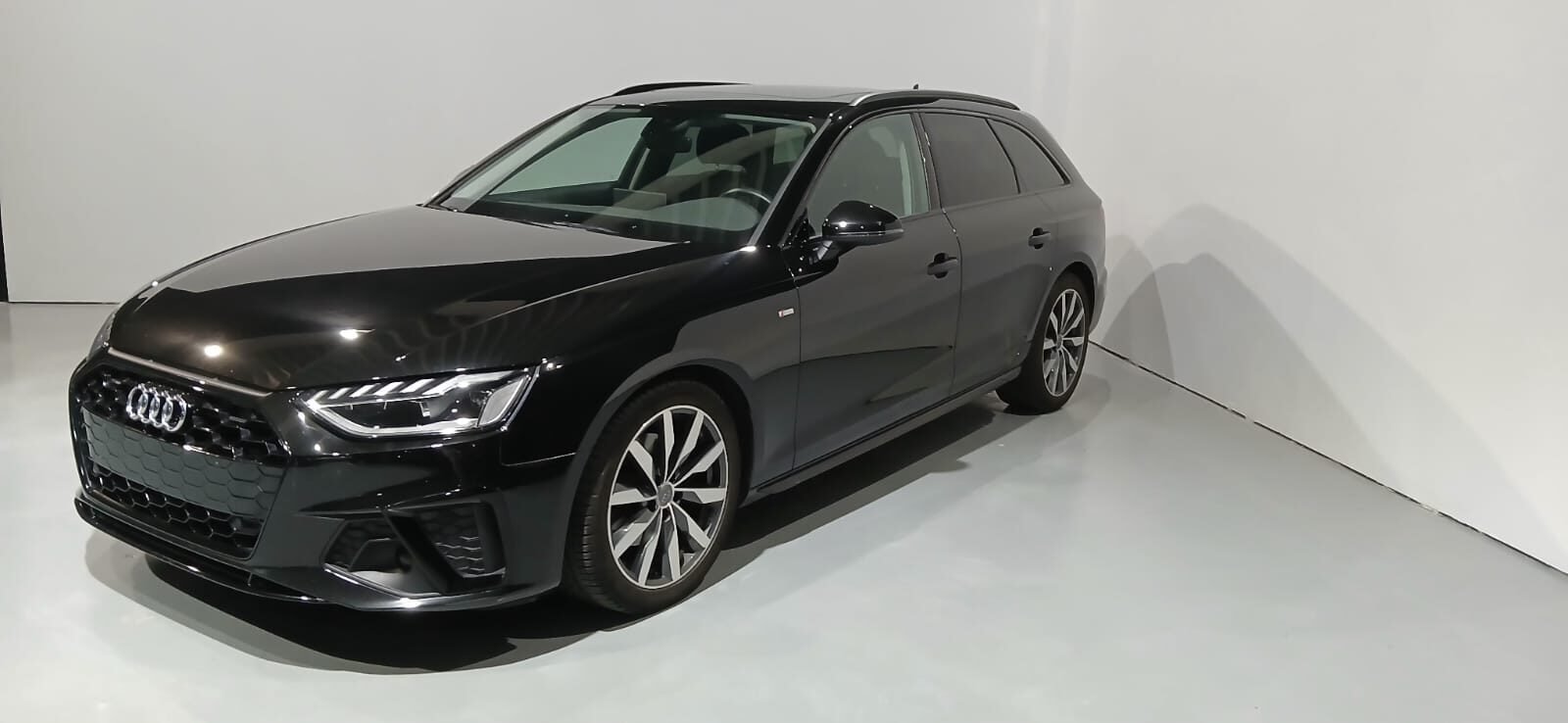 AUDI A4 30 TDI