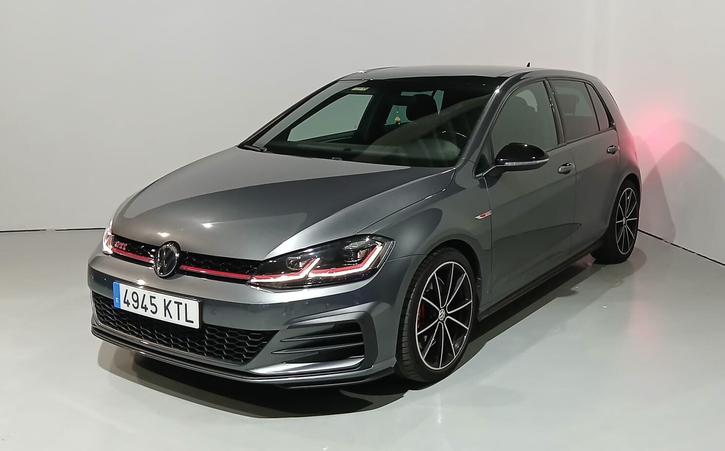 VOLKSWAGEN GTI PERFORMANCE 245  DSG