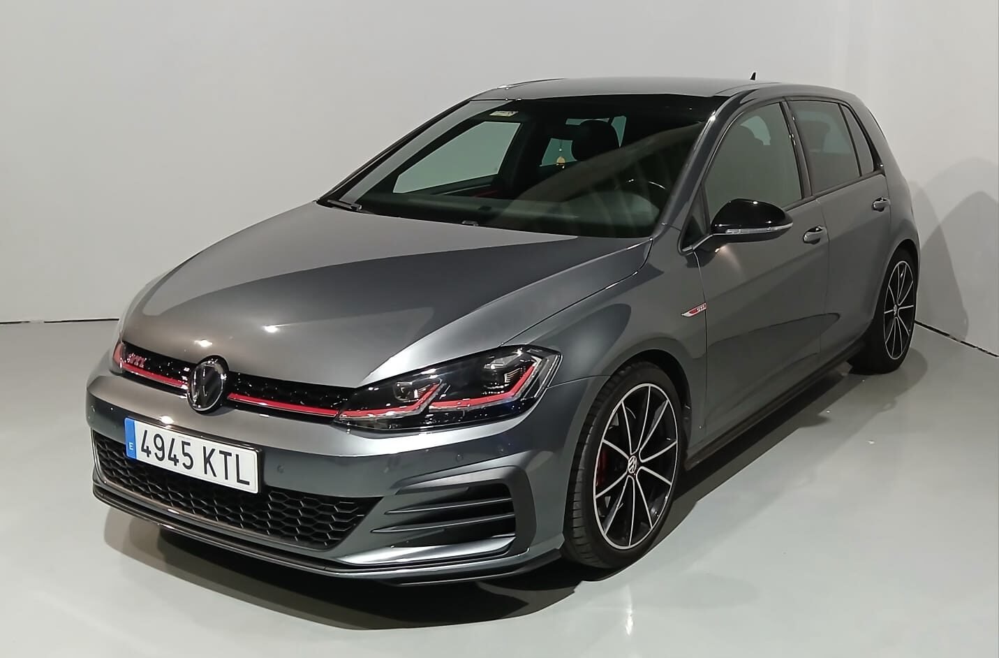 VOLKSWAGEN GTI PERFORMANCE 245  DSG