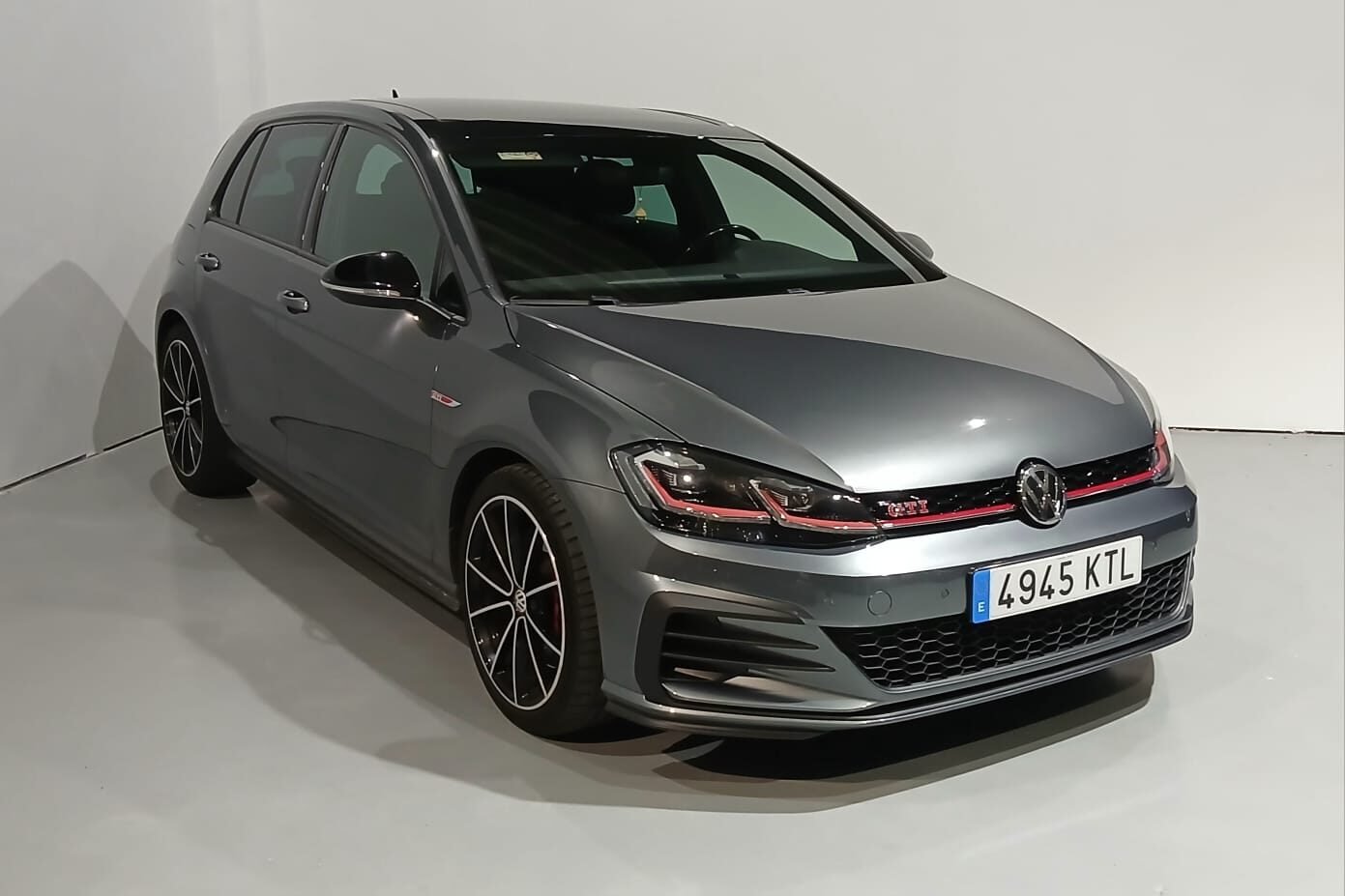 VOLKSWAGEN GTI PERFORMANCE 245  DSG