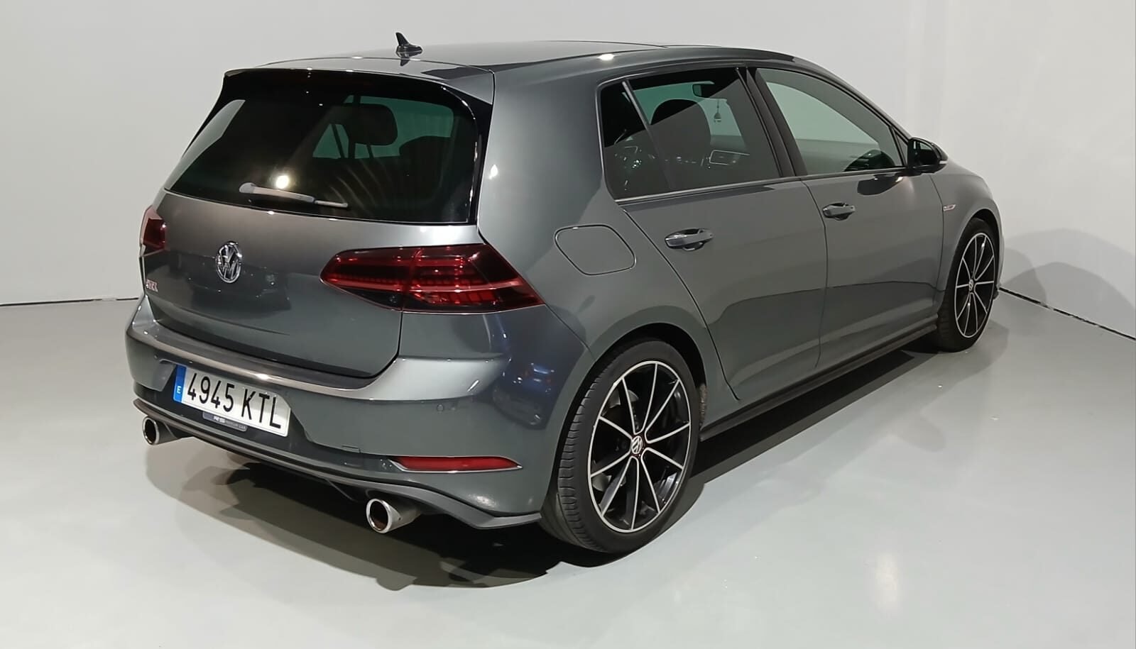 VOLKSWAGEN GTI PERFORMANCE 245  DSG