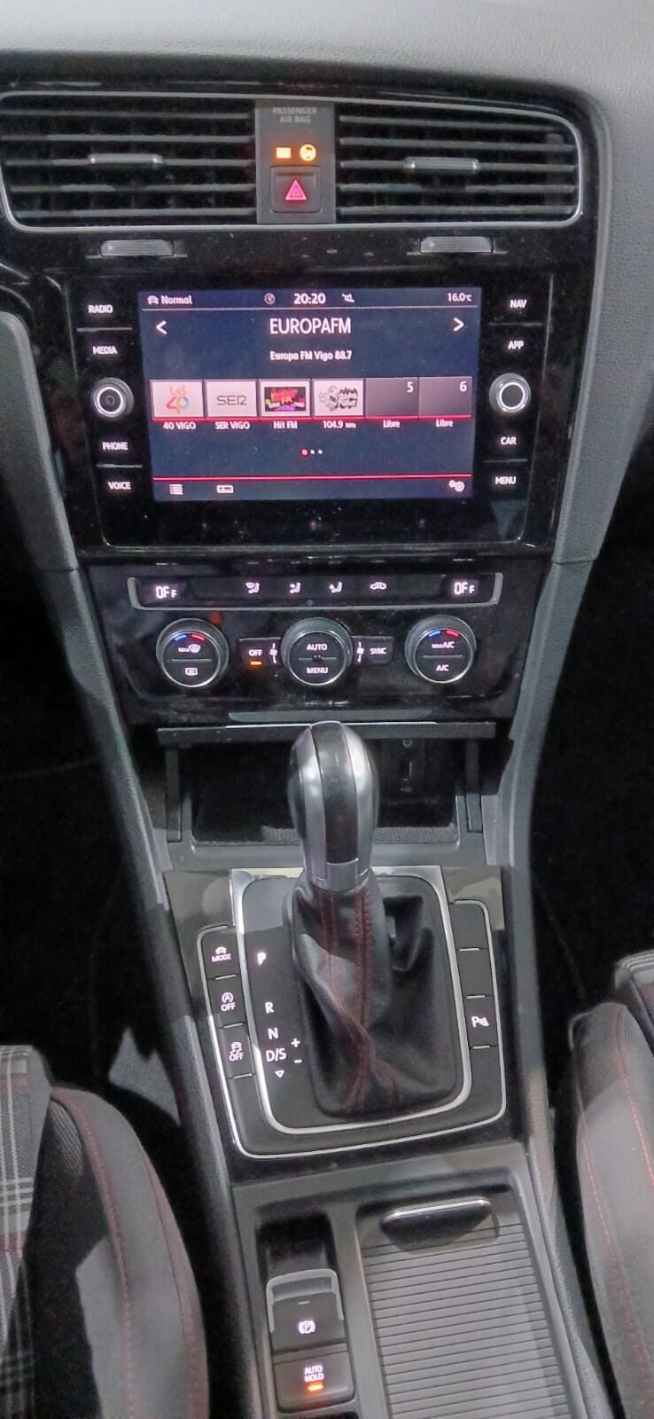 VOLKSWAGEN GTI PERFORMANCE 245  DSG