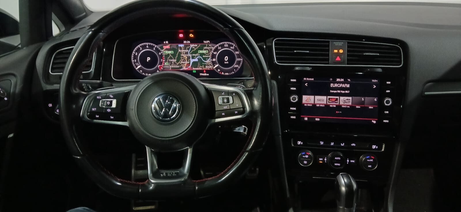 VOLKSWAGEN GTI PERFORMANCE 245  DSG