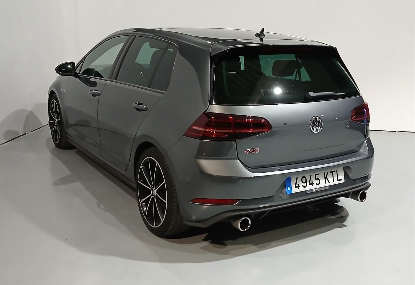 VOLKSWAGEN GTI PERFORMANCE 245  DSG