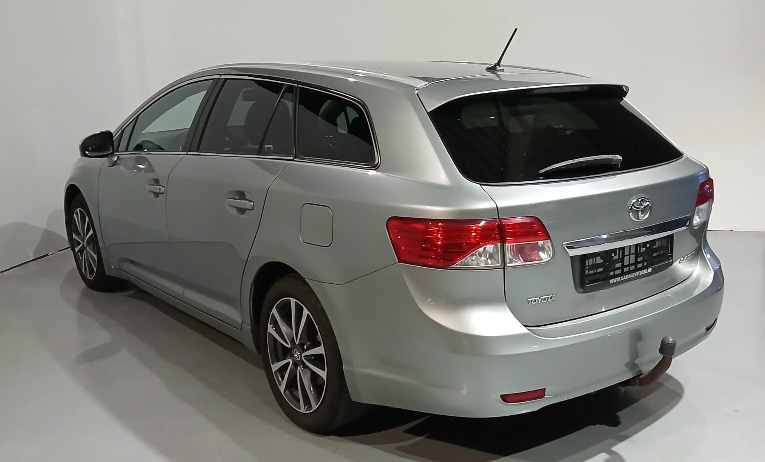 TOYOTA AVENSIS 2.2 D