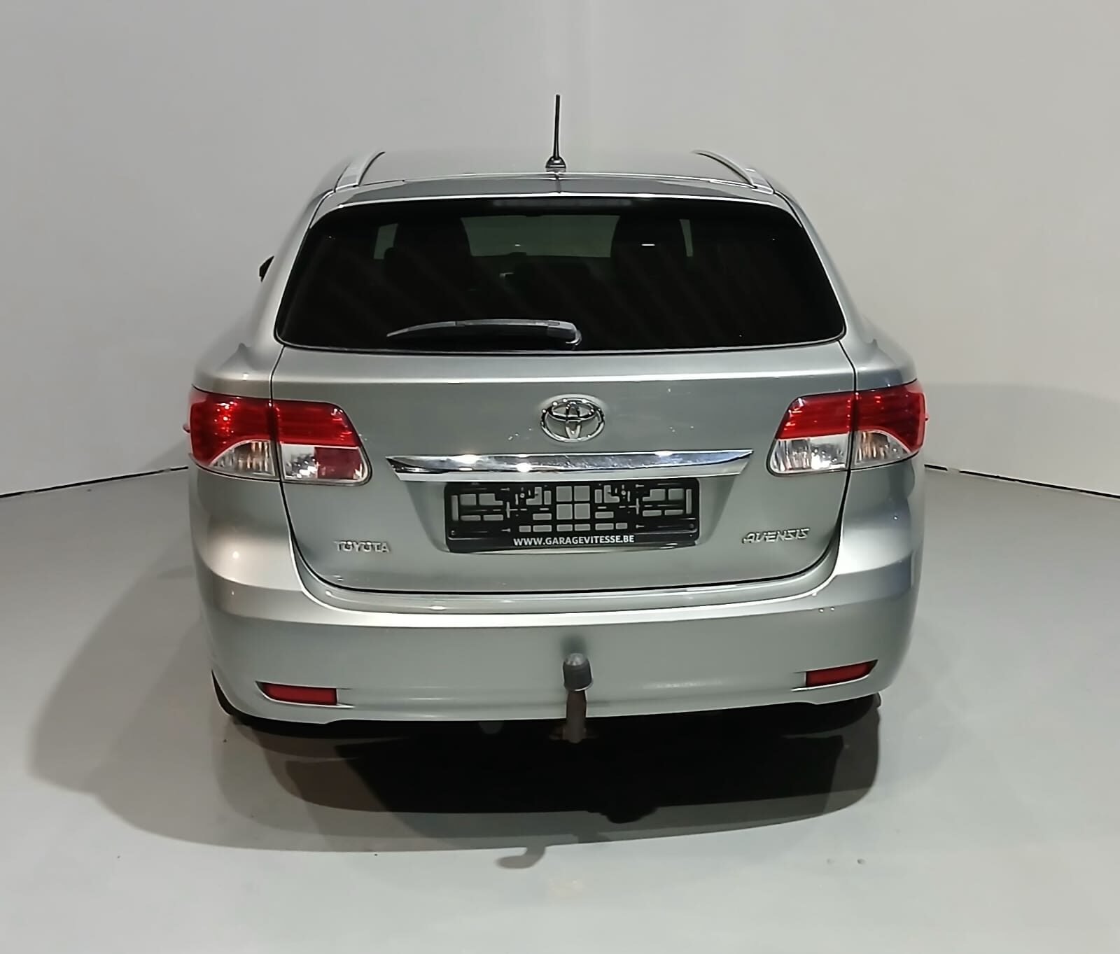 TOYOTA AVENSIS 2.2 D