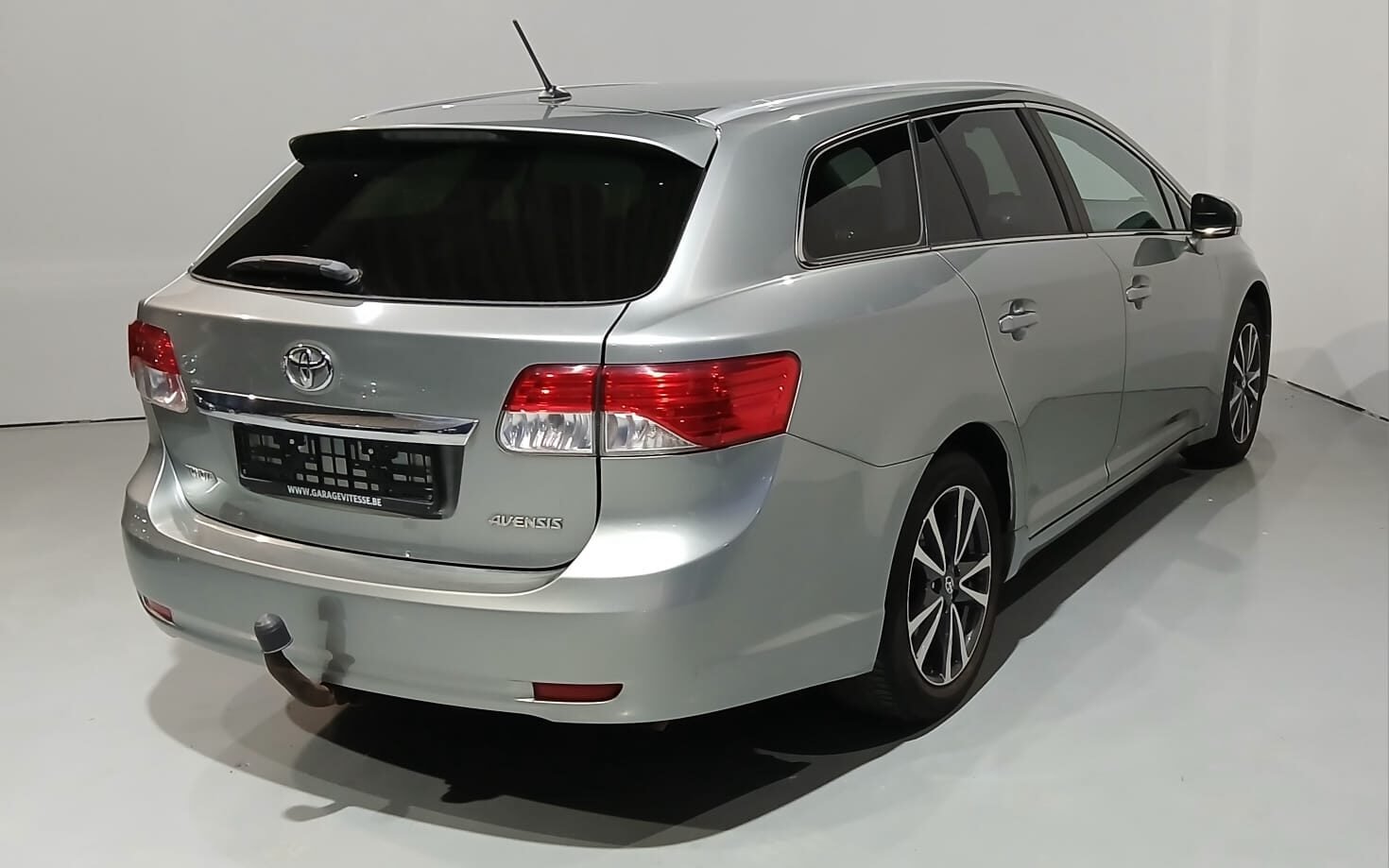 TOYOTA AVENSIS 2.2 D