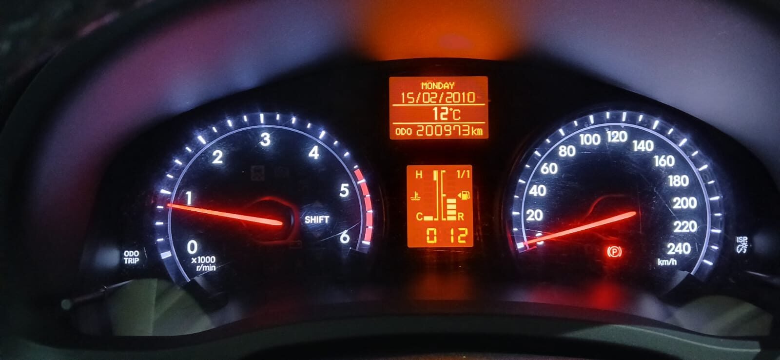 TOYOTA AVENSIS 2.2 D