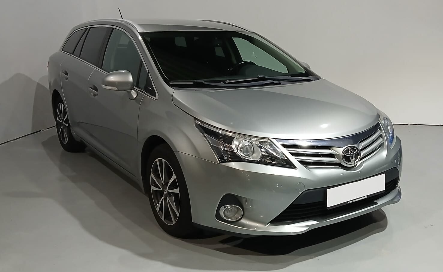 TOYOTA AVENSIS 2.2 D
