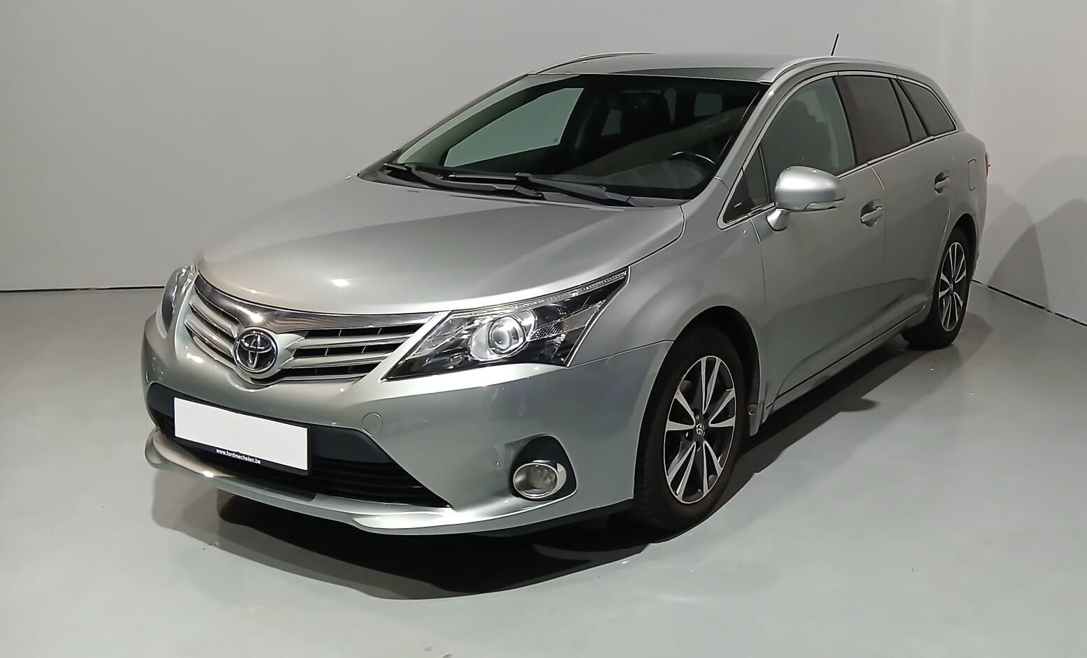 TOYOTA AVENSIS 2.2 D