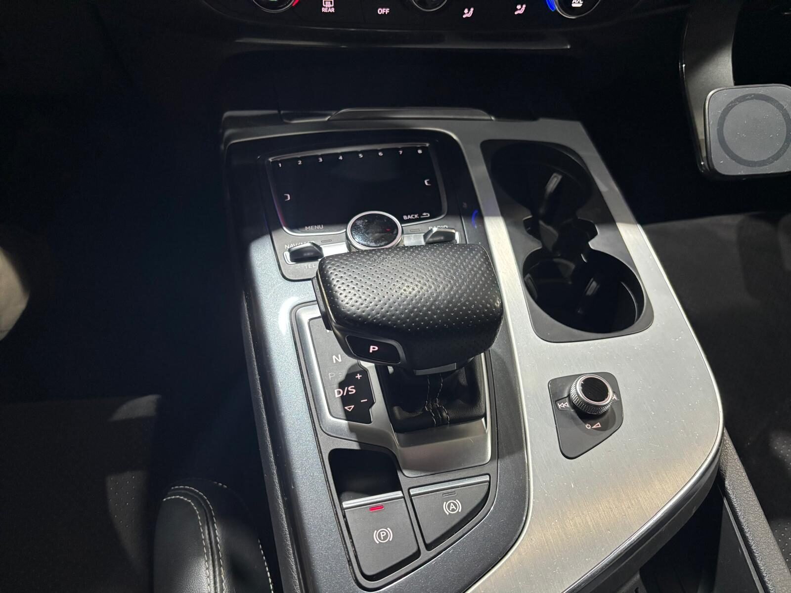 AUDI Q7 AUDI Q7 3.0 TDI quattro tiptronic 