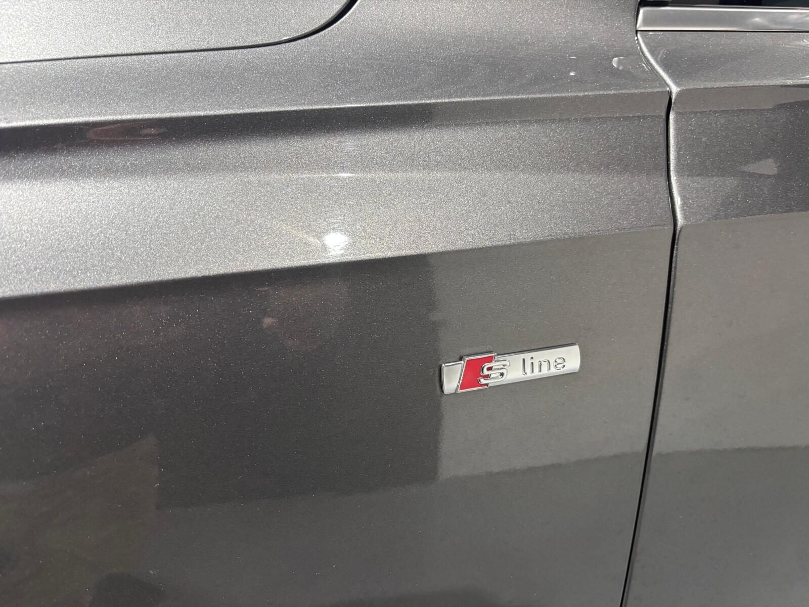 AUDI Q7 AUDI Q7 3.0 TDI quattro tiptronic 