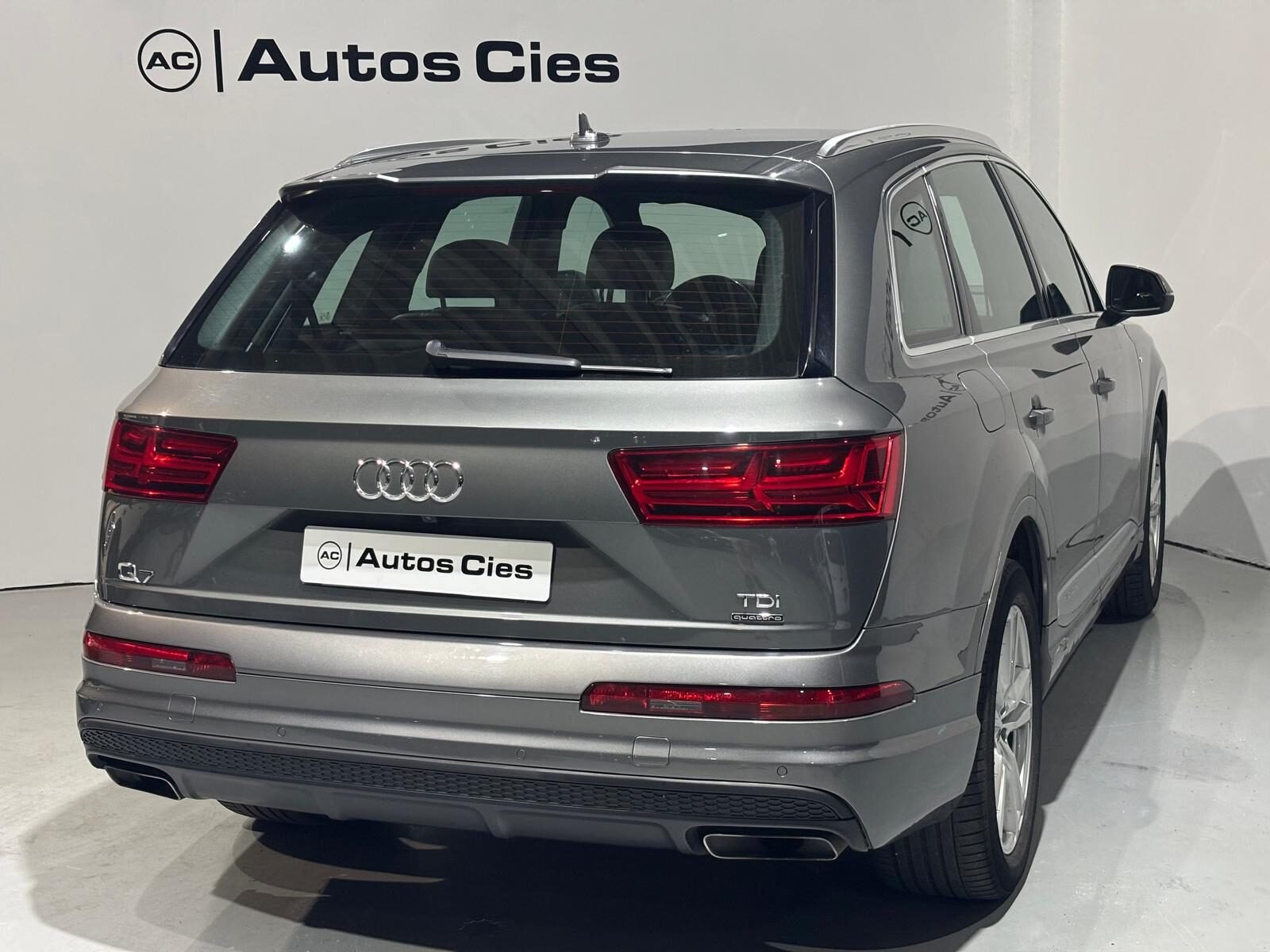 AUDI Q7 AUDI Q7 3.0 TDI quattro tiptronic 