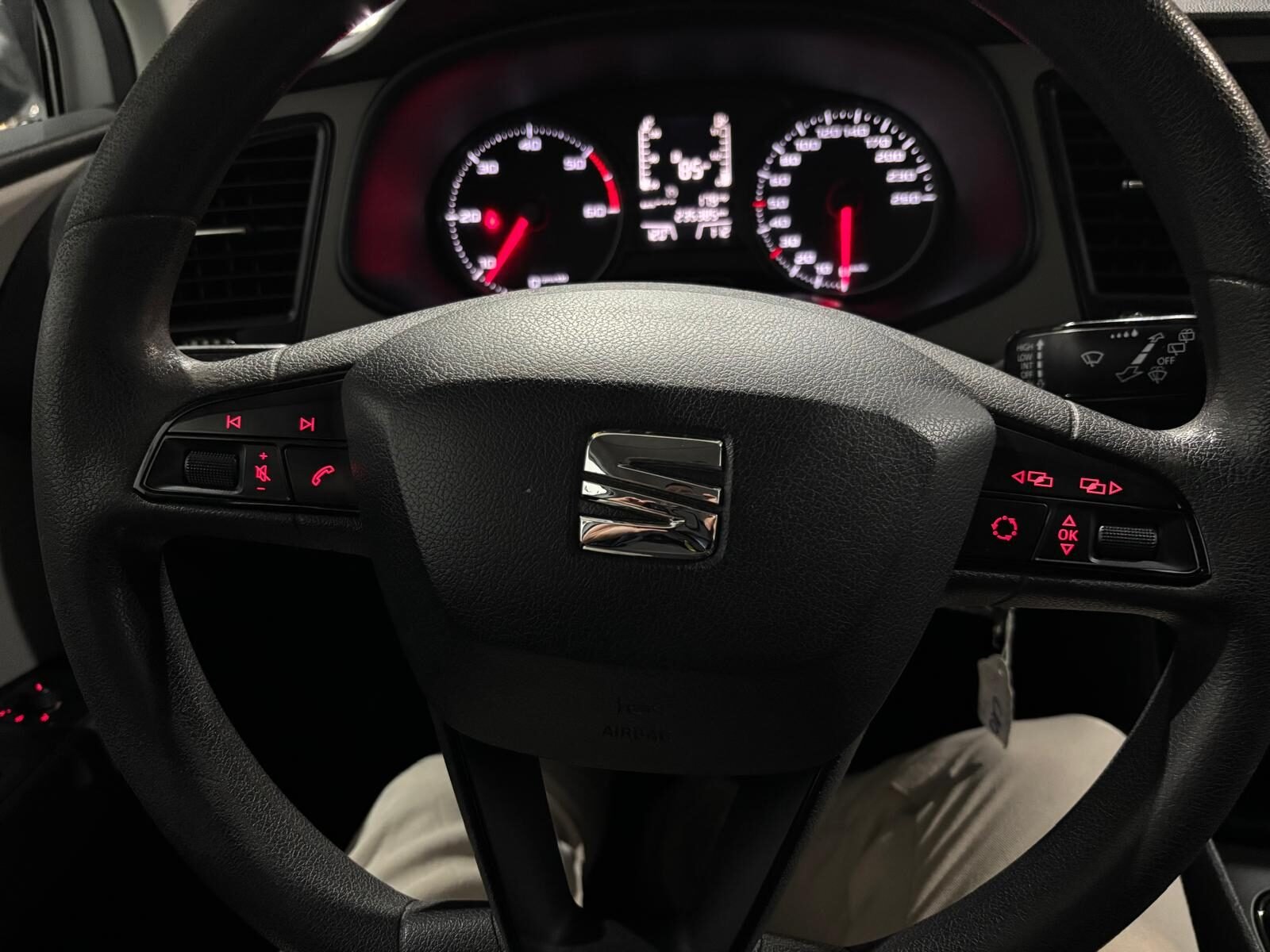 SEAT LEON 1.6 TDI 110CV STYLE