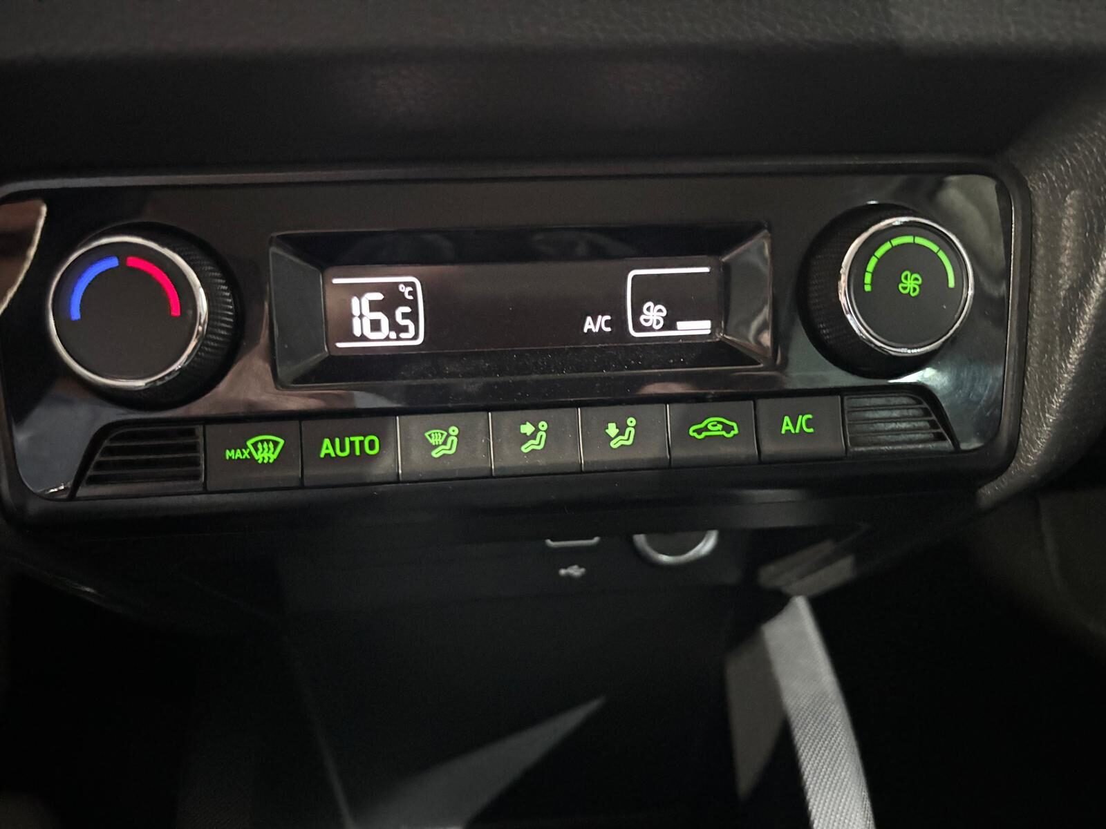 SKODA FABIA Fabia 1.0 TSI Ambition Plus