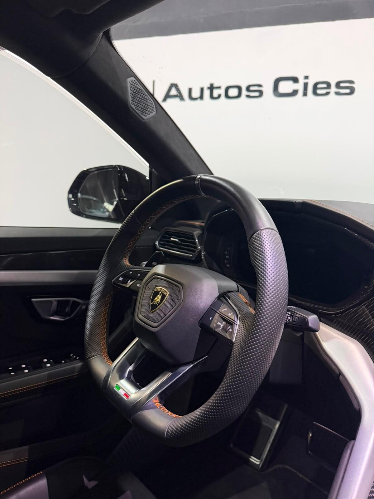 LAMBORGHINI 4.0  V8 BITURBO 650CV